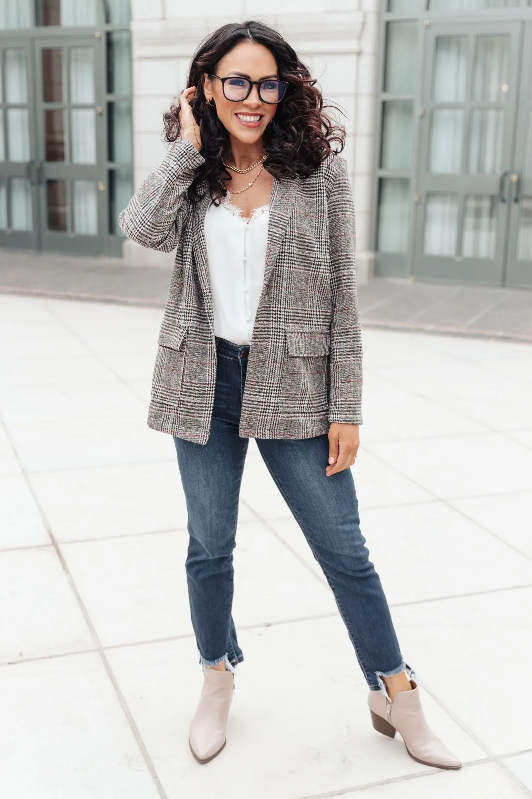 Feminine Boyfriend Blazer in Plaid